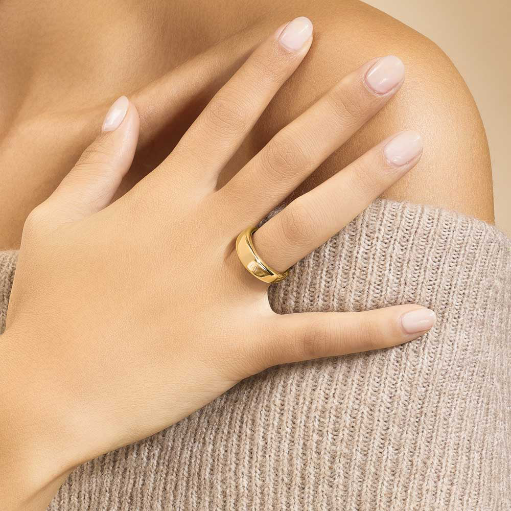 Model wearing Jewellers District's Gold Bombe Ring in 14k Yellow Gold #3