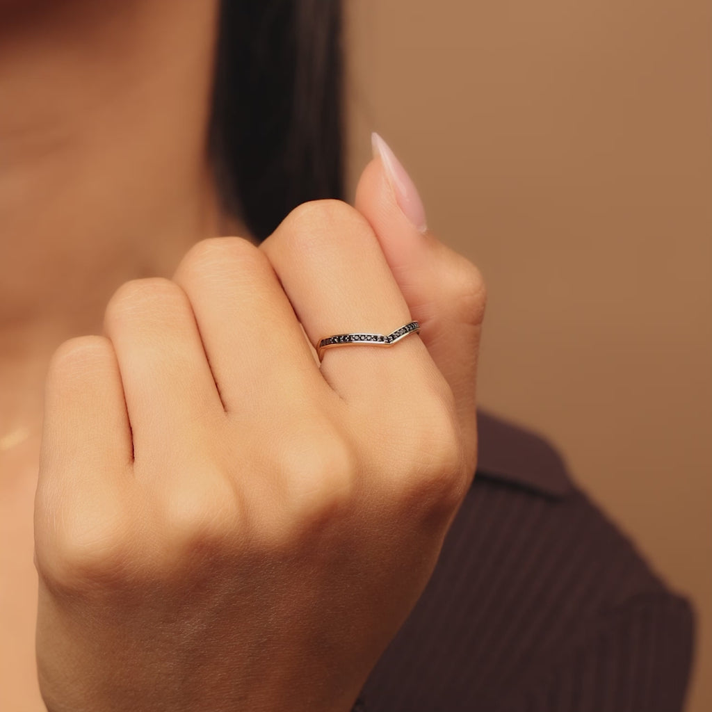 Video showcasing Jewellers District's V-Shaped Gold Ring With Black Spinels in 14k Yellow Gold